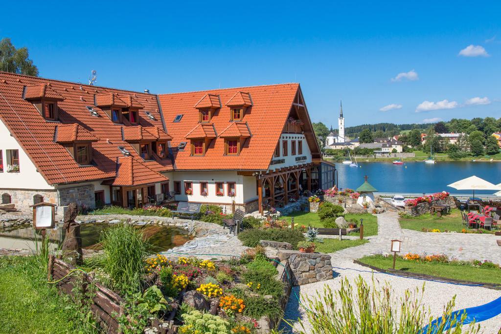 Hotel Leyla Frymburk Exterior foto
